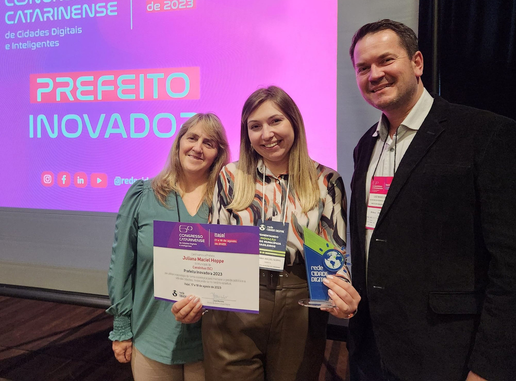 Prefeita de Canoinhas é premiada