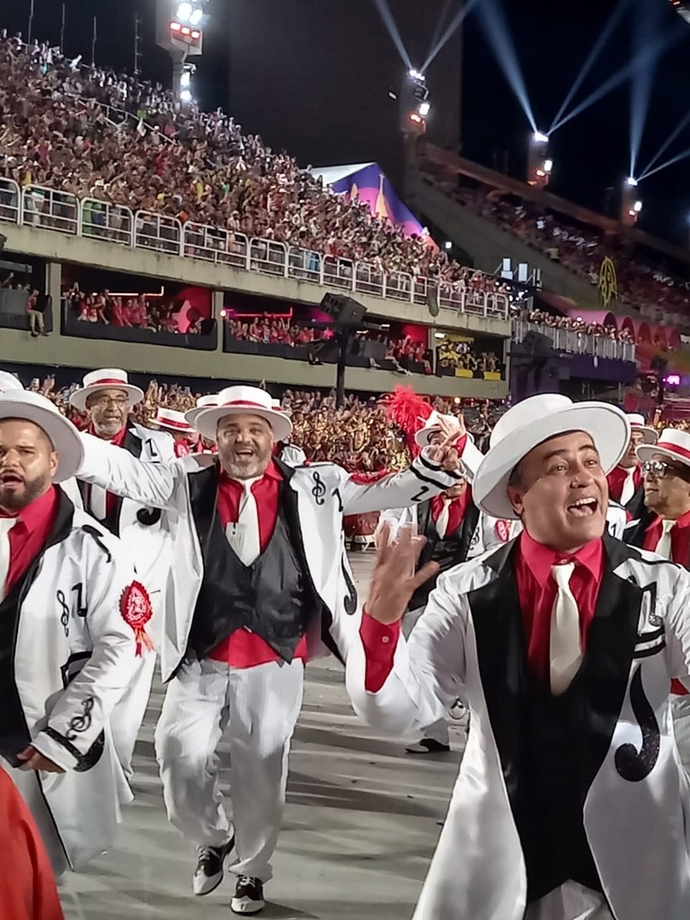 Carnavalescos de São Gabriel disputam festivais de samba enredo pelo Brasil