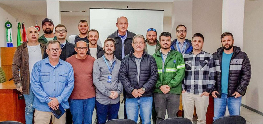 PASSO DE TORRES: CASAN ESCLARECE NA CÂMARA DE VEREADORES 
QUESTÕES SOBRE O SANEAMENTO BÁSICO