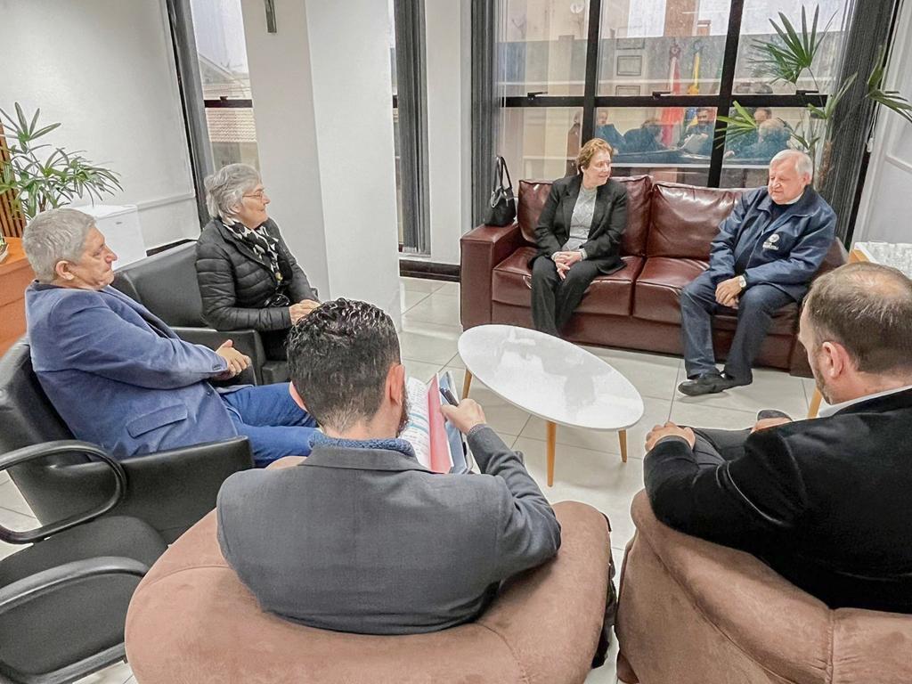 GESTORES TRANQUILIZAM A POPULAÇÃO SOBRE O 
PROCESSO DE SUCESSÃO DO HOSPITAL NAVEGANTES DE TORRES