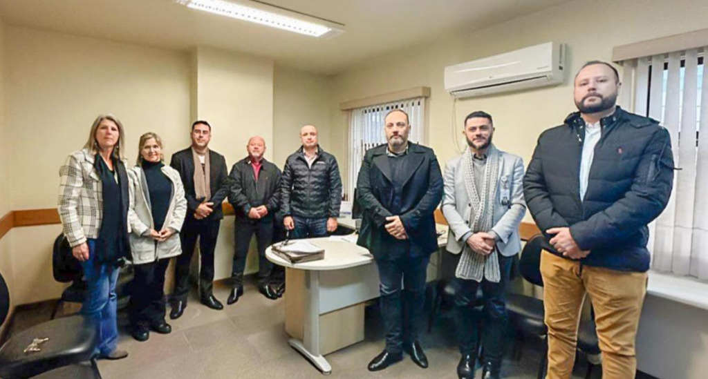 GESTORES TRANQUILIZAM A POPULAÇÃO SOBRE O 
PROCESSO DE SUCESSÃO DO HOSPITAL NAVEGANTES DE TORRES