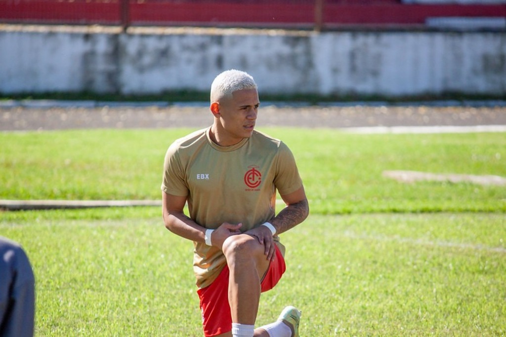 Atacante Vitinho comenta semana decisiva no Inter de Lages