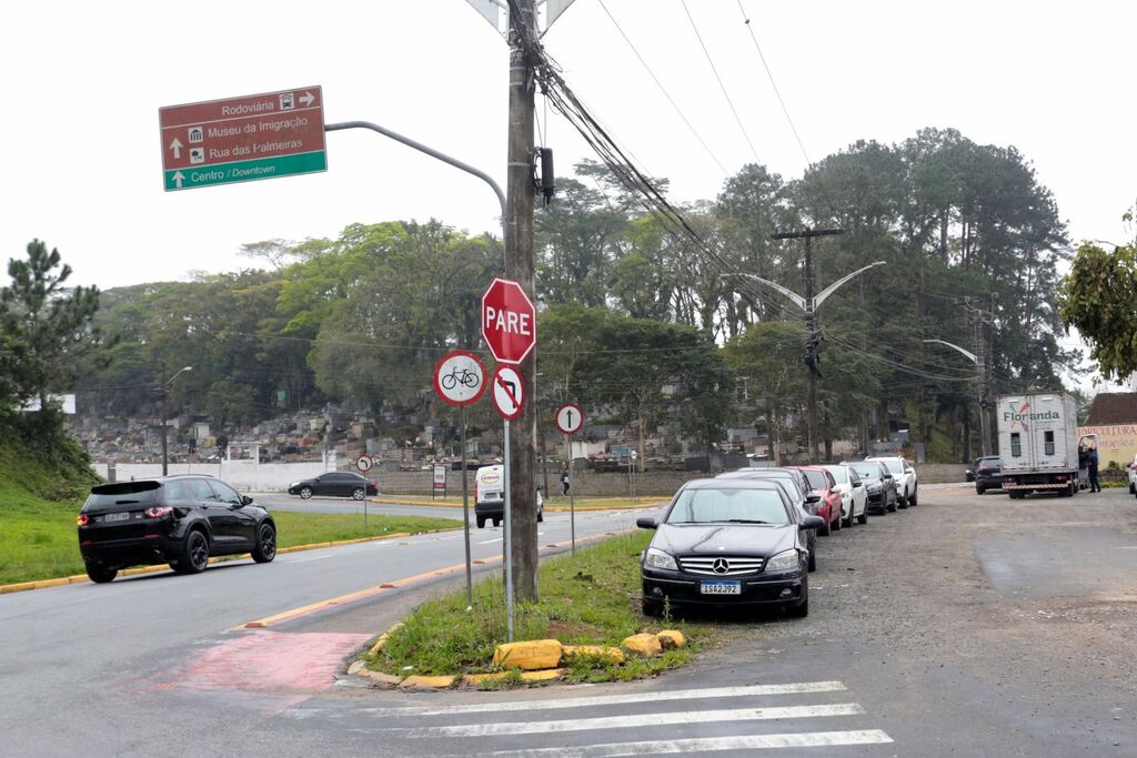 Prefeitura assina ordem de serviço de duplicação de dois trechos da rua Ottokar Doerffel