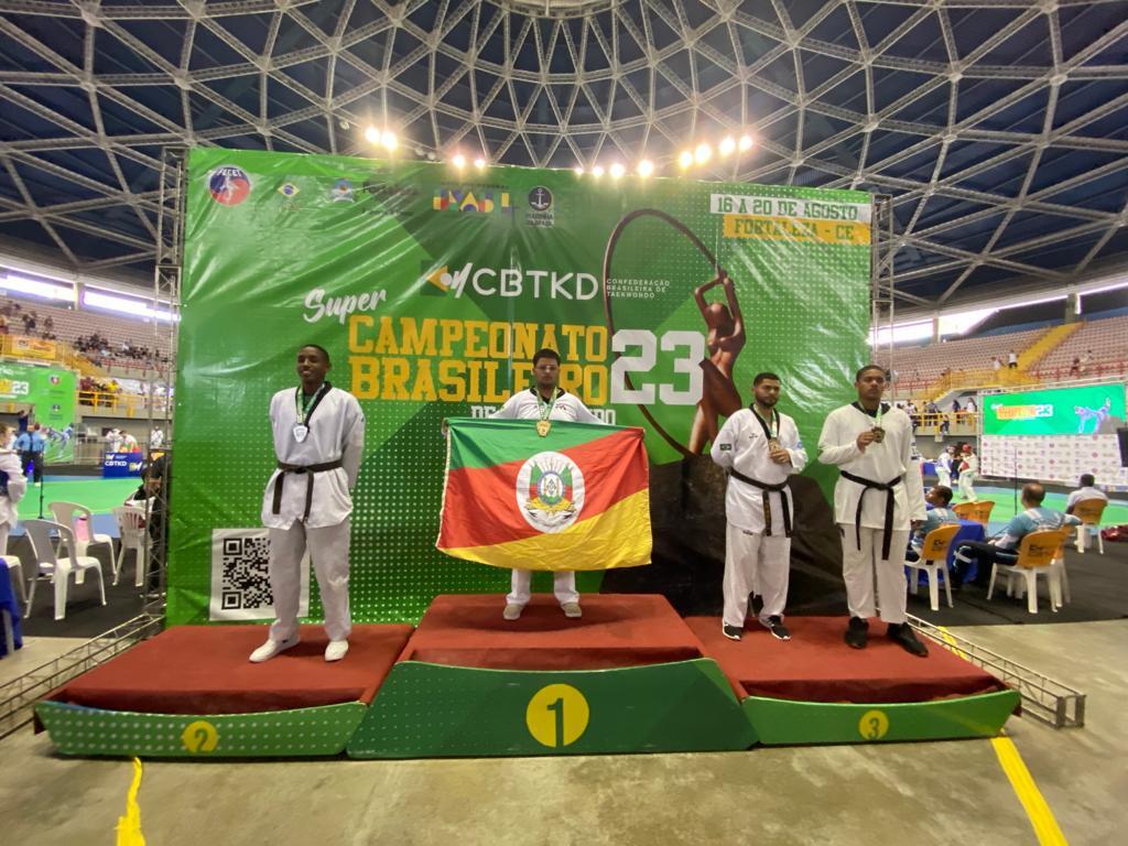 Taekwondo: Quem Luta Não Briga conquista três ouros no Super Brasileiro