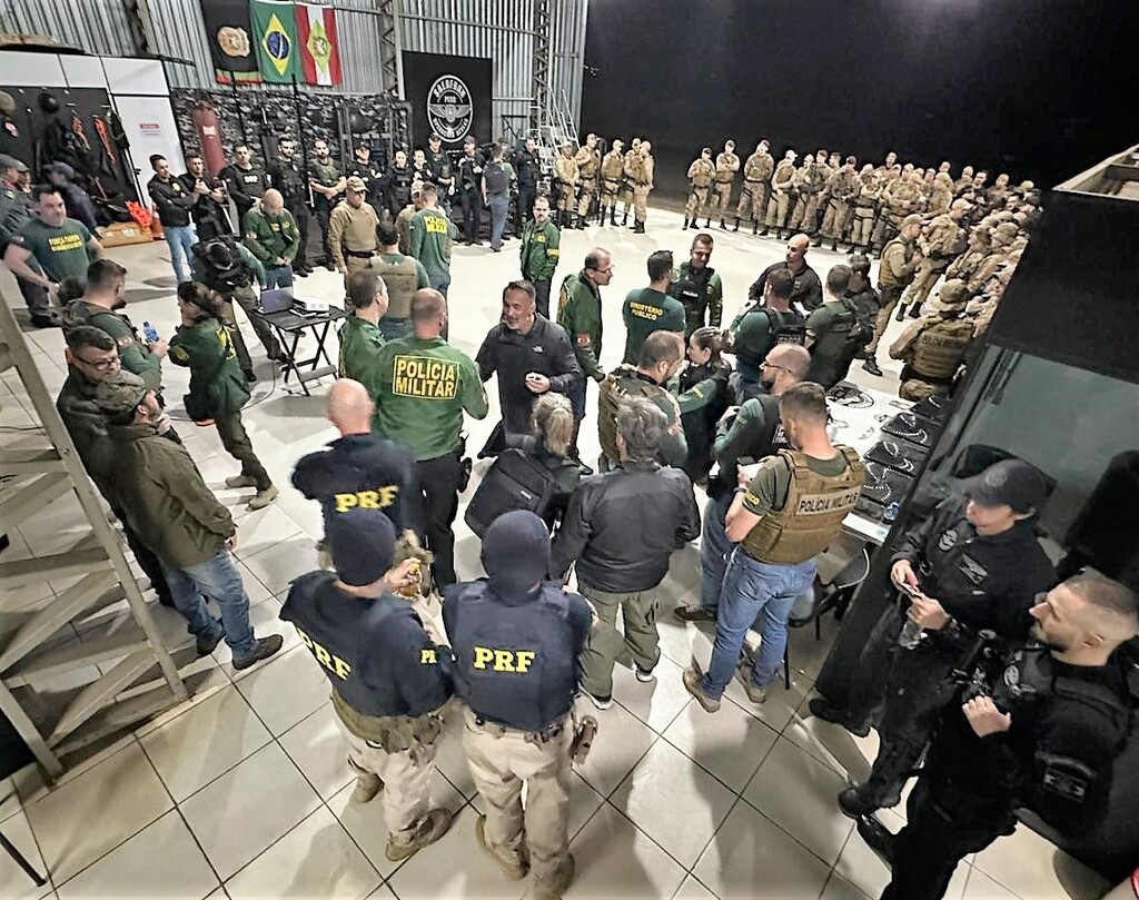 PRF participa de operação do GAECO contra facção criminosa em SC