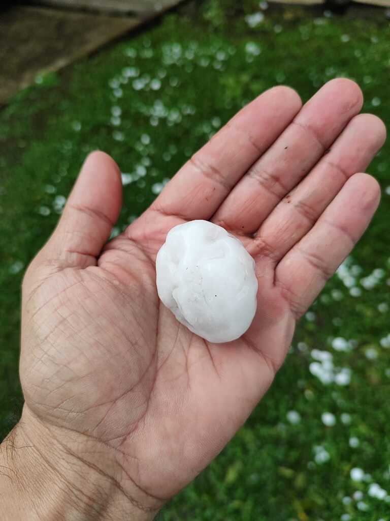 Granizo atinge bairros de Otacílio Costa