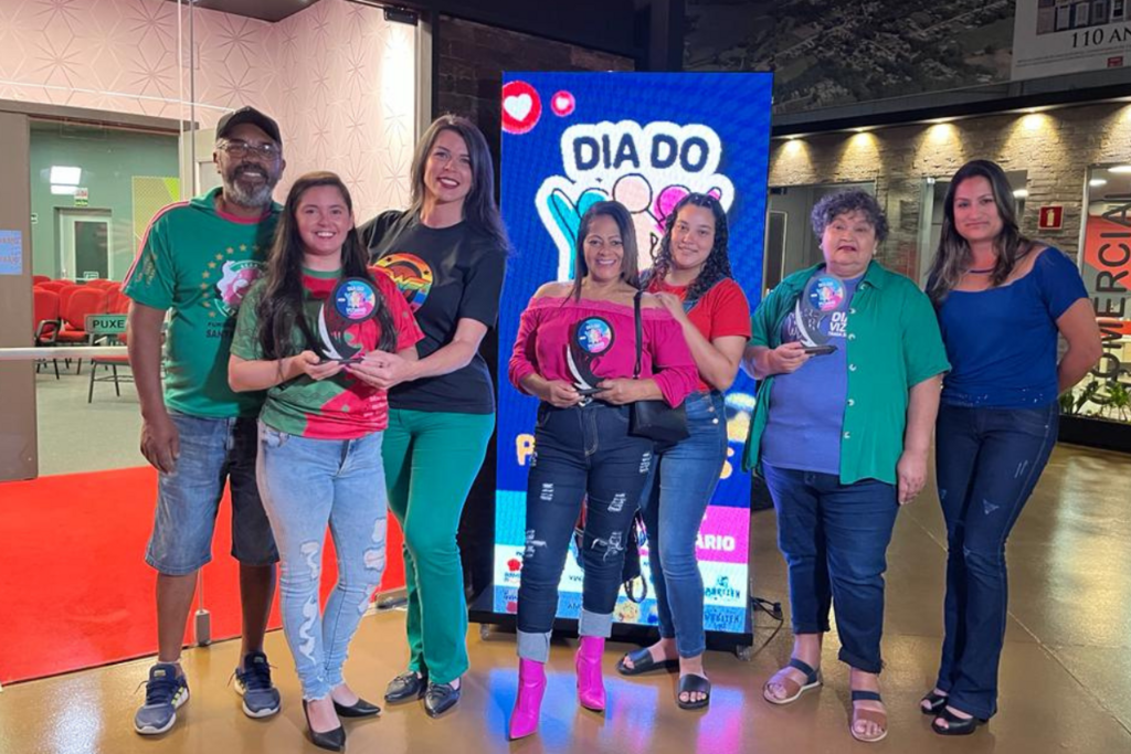 Dia do Vizinho: ruas que se destacaram são premiadas na sede do Grupo Diário