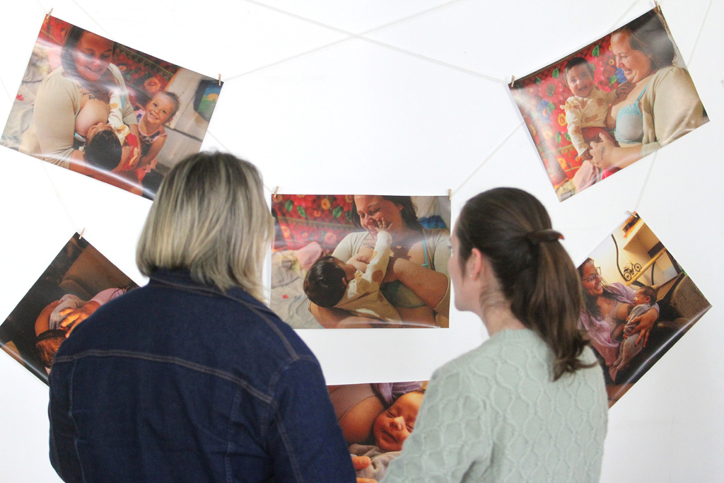 Hora do Mamaço é marcada por exposição de fotos