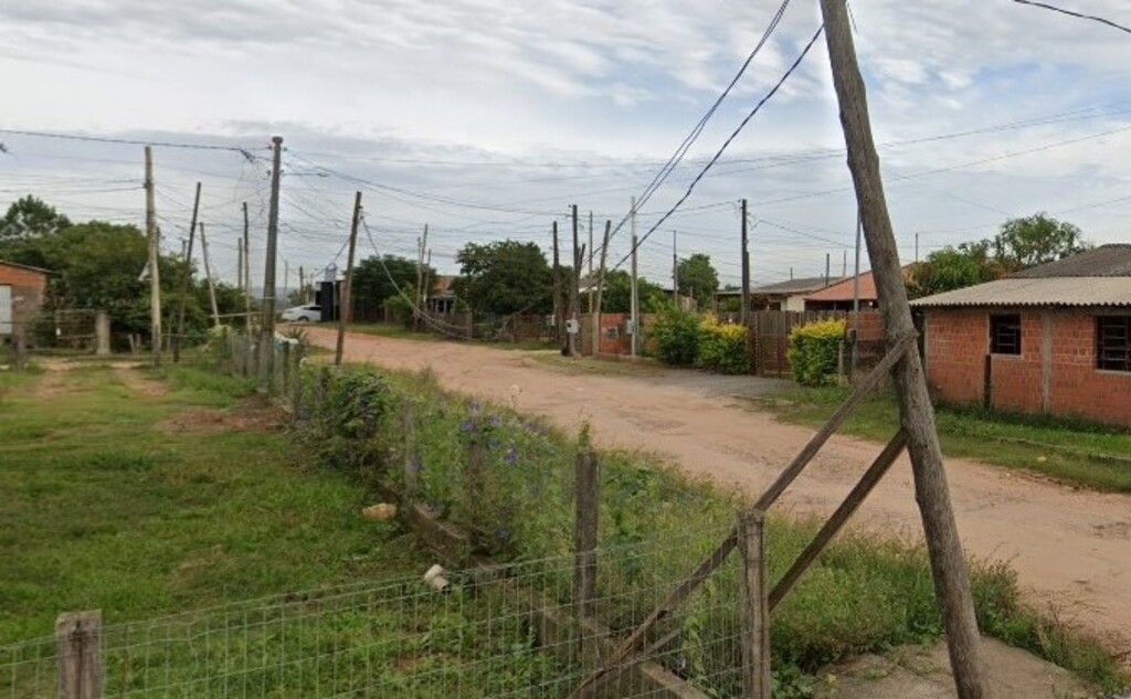 Foto: Google Maps (Reprodução) - Lucas Augusto Rodrigues Mello dos Santos, 23 anos, foi morto em uma casa da Rua Livro do Apocalipse por volta das 3h desta quarta-feira