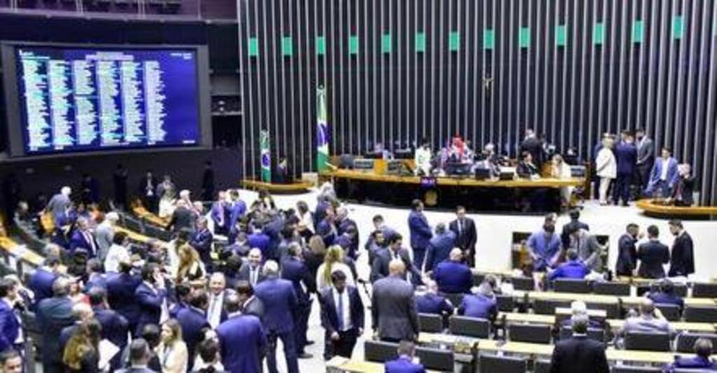 Câmara aprova novo valor para salário mínimo