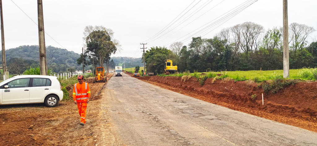 Obras da estrada Capinzal Piratuba estão em pleno andamento