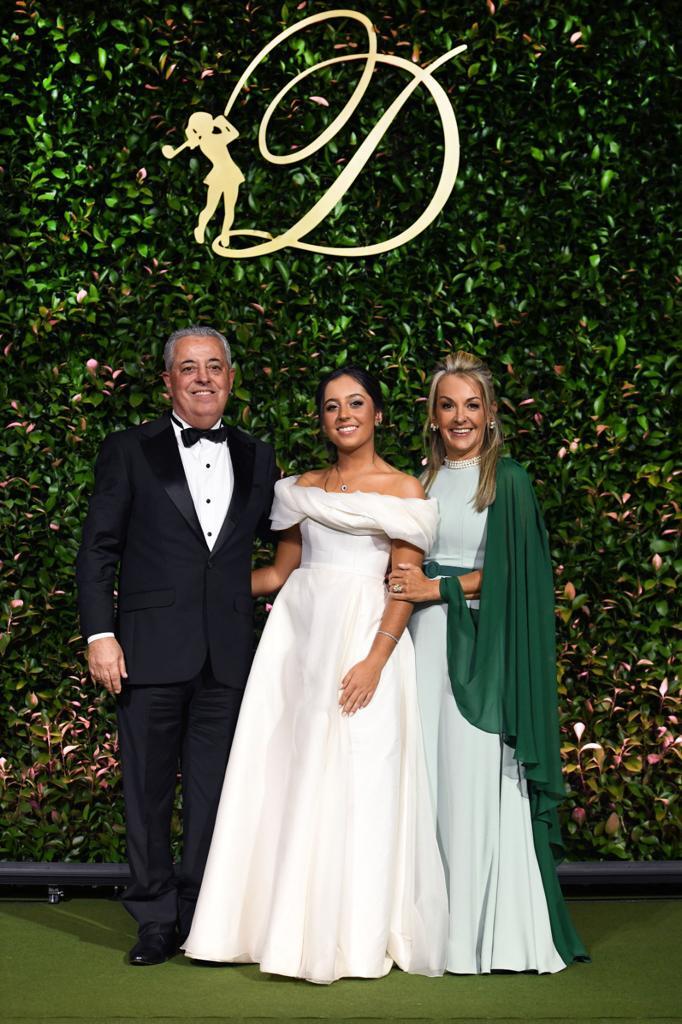 DEBUTANTE