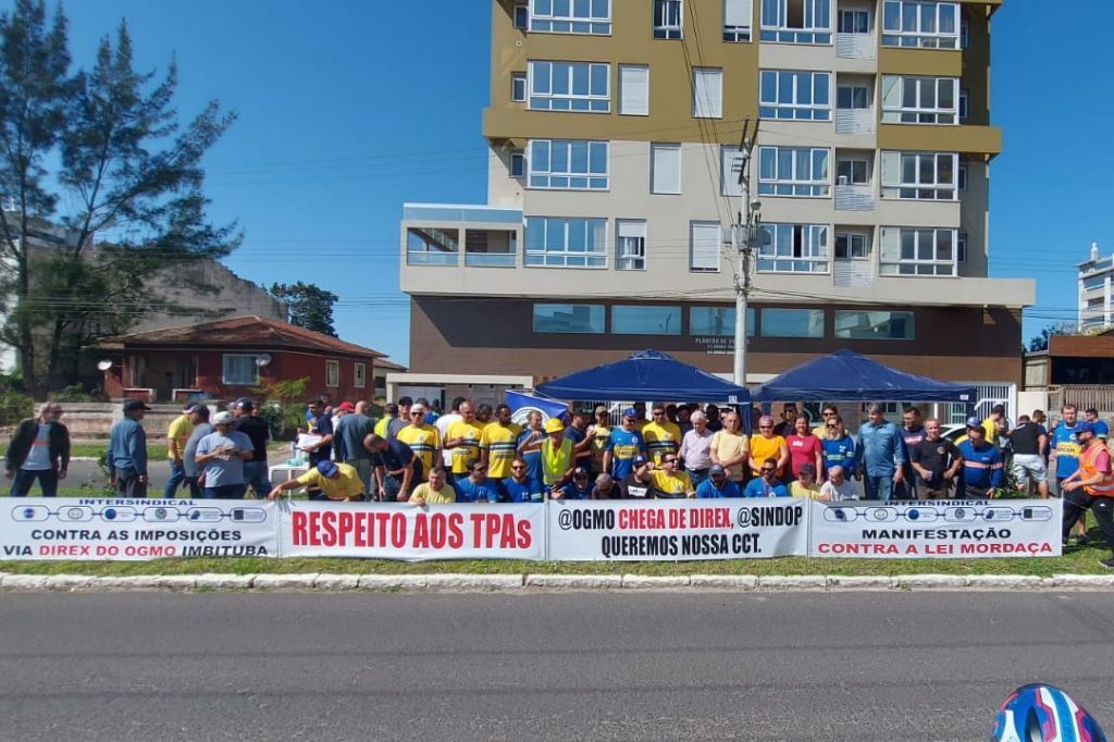 Trabalhadores Portuários Avulsos de Imbituba realizam manifestação