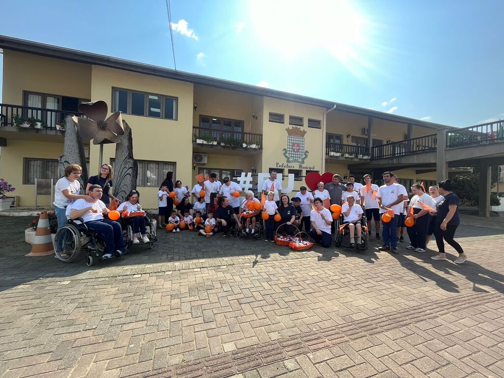 PREFEITURA DE RODEIO RECEBE A VISITA DE ALUNOS DA APAE
