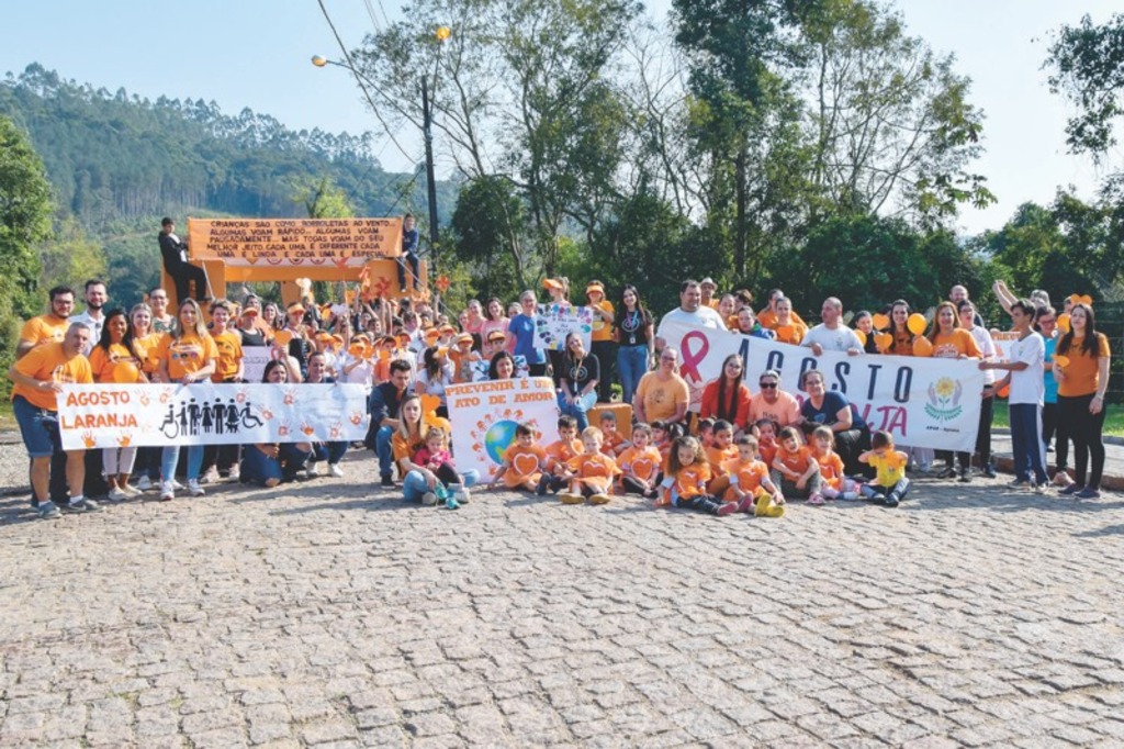 “Conectando e Somando para Construir a Inclusão”