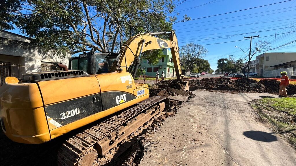 BRK realiza obras de pavimentação asfáltica na Rua Bento Martins