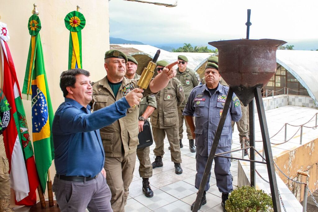 CENTELHA DO FOGO SIMBÓLICO DA PÁTRIA CHEGA A PRAIA GRANDE