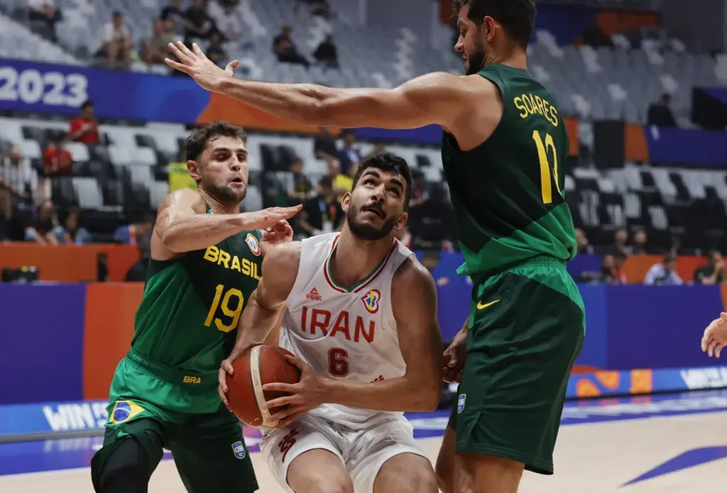 Brasil vence Irã na estreia da Copa do Mundo de Basquete