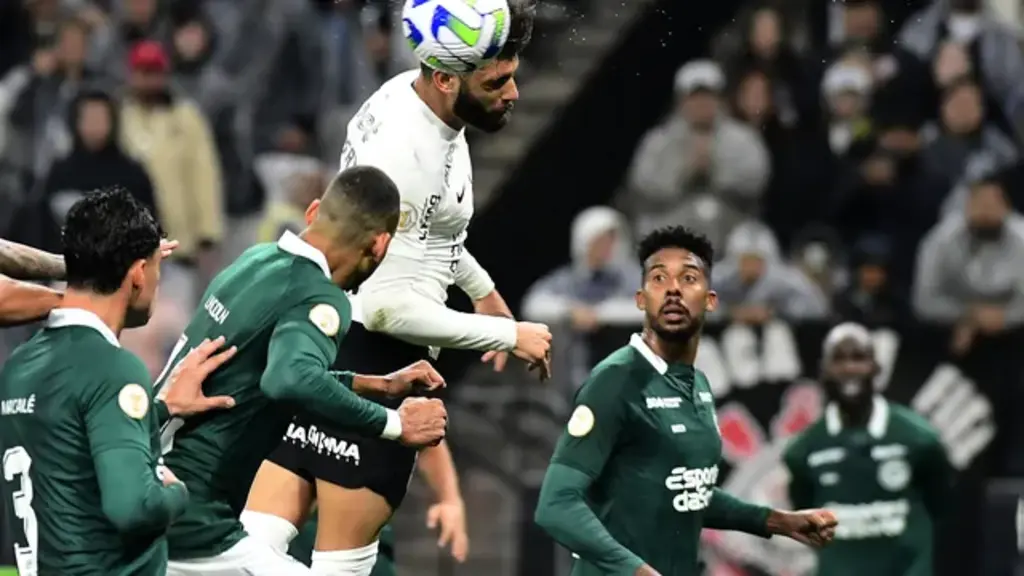 Corinthians e Goiás empatam em duelo equilibrado