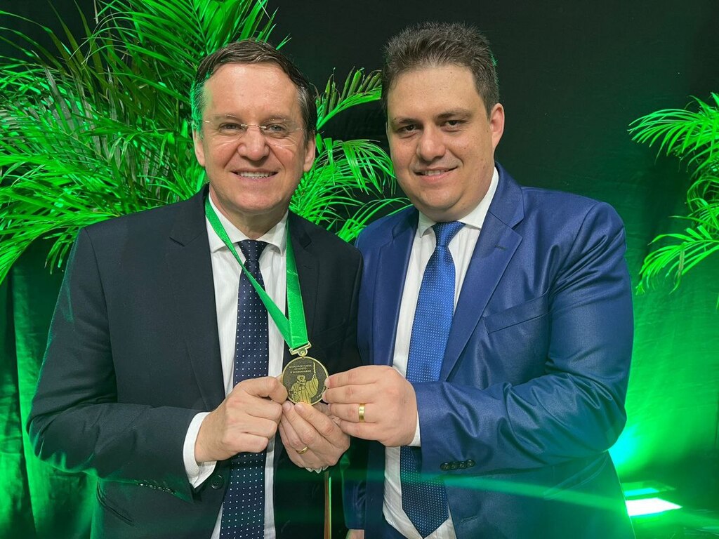 Crédito: Ascom deputado Jair Miotto - Foto: Deputado Miotto esteve entre as 21 lideranças homenageadas pelo legislativo chapecoense