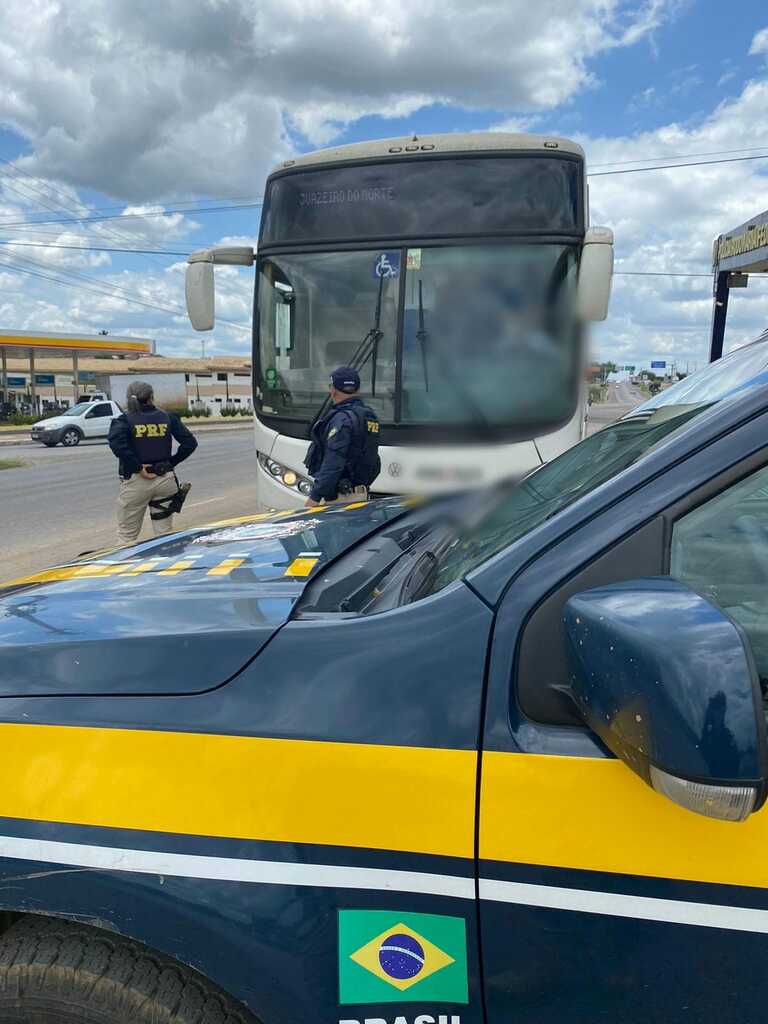 PRF prende homem e recupera ônibus em Rio Grande