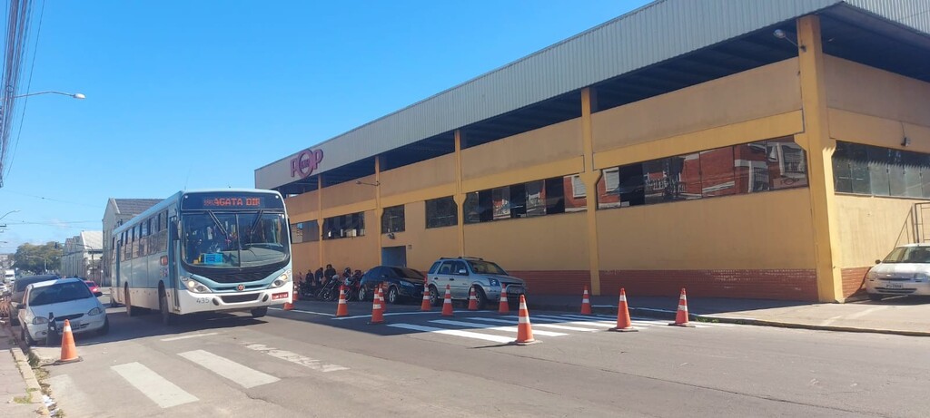 Serviço permanente e essencial