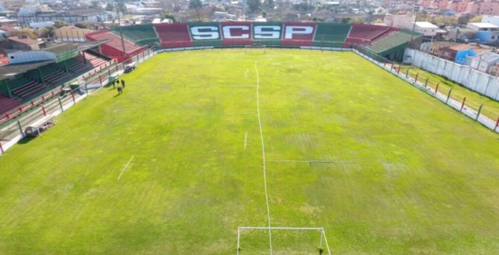 Foto: @ceos.studios - Gramado do tradicional estádio rubro-verde não está em boas condições