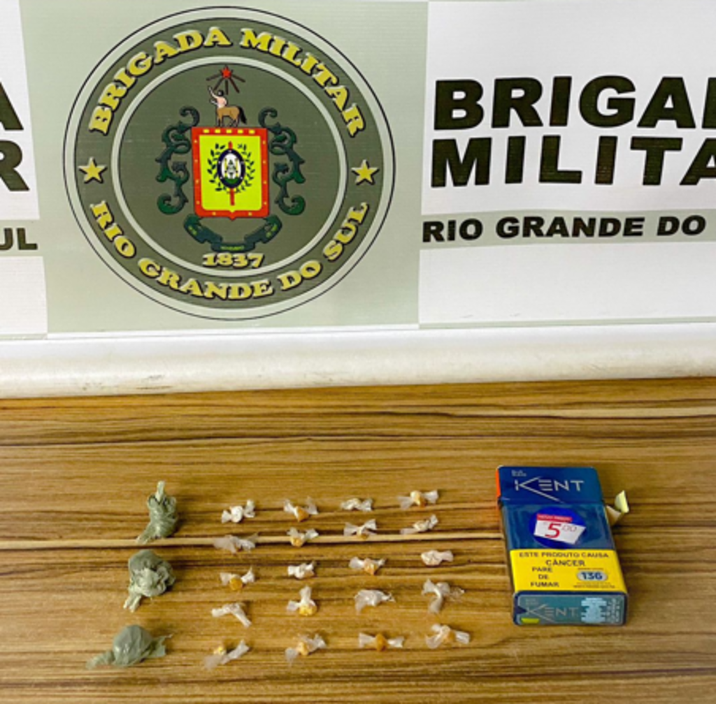 Divulgação/JC - Polícia apreendeu maconha e crack, escondido em uma carteira de cigarro.