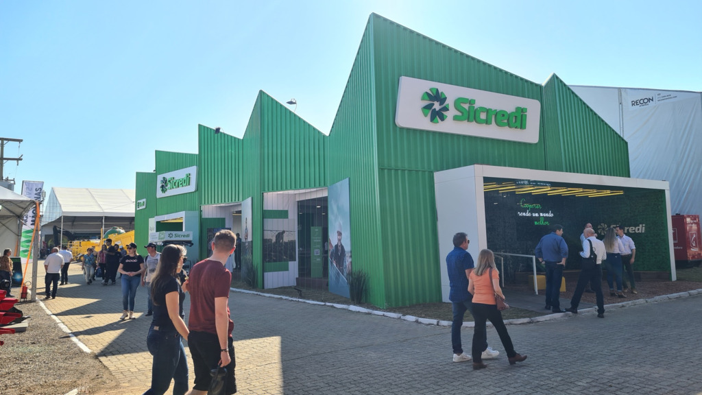 Sicredi fortalece parceria com o desenvolvimento do RS na Expointer 2023