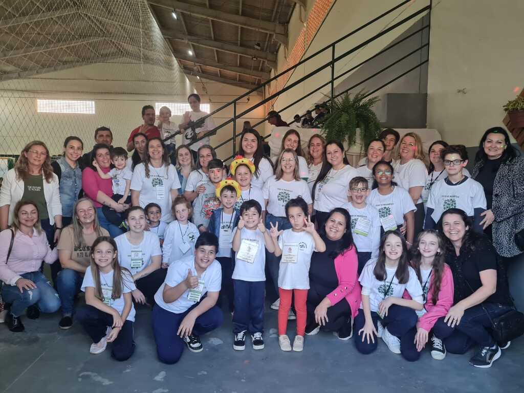 REDE MUNICIPAL E ESTADUAL DE ENSINO SÃO DESTAQUES NA XIII FEIRA REGIONAL DE MATEMÁTICA