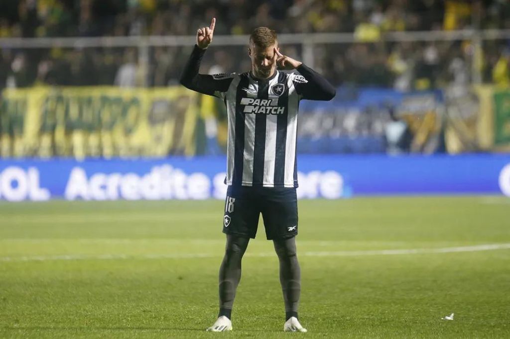  - Lucas Fernandes, do Botafogo, comemorando gol marcado contra o Defensa y Justicia — Foto: Vítor Silva/Botafogo