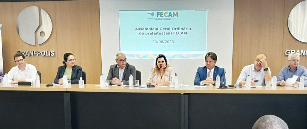 FECAM reúne prefeitos e secretários executivos na Assembleia Geral Ordinária, realizada na sede da GRANFPOLISgeral-ordinária-gran