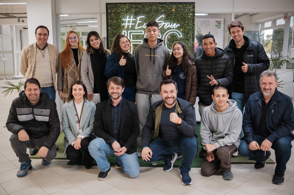 Equipe do deputado Marcius Machado apresenta projeto de praça urbana ao lado do IFSC