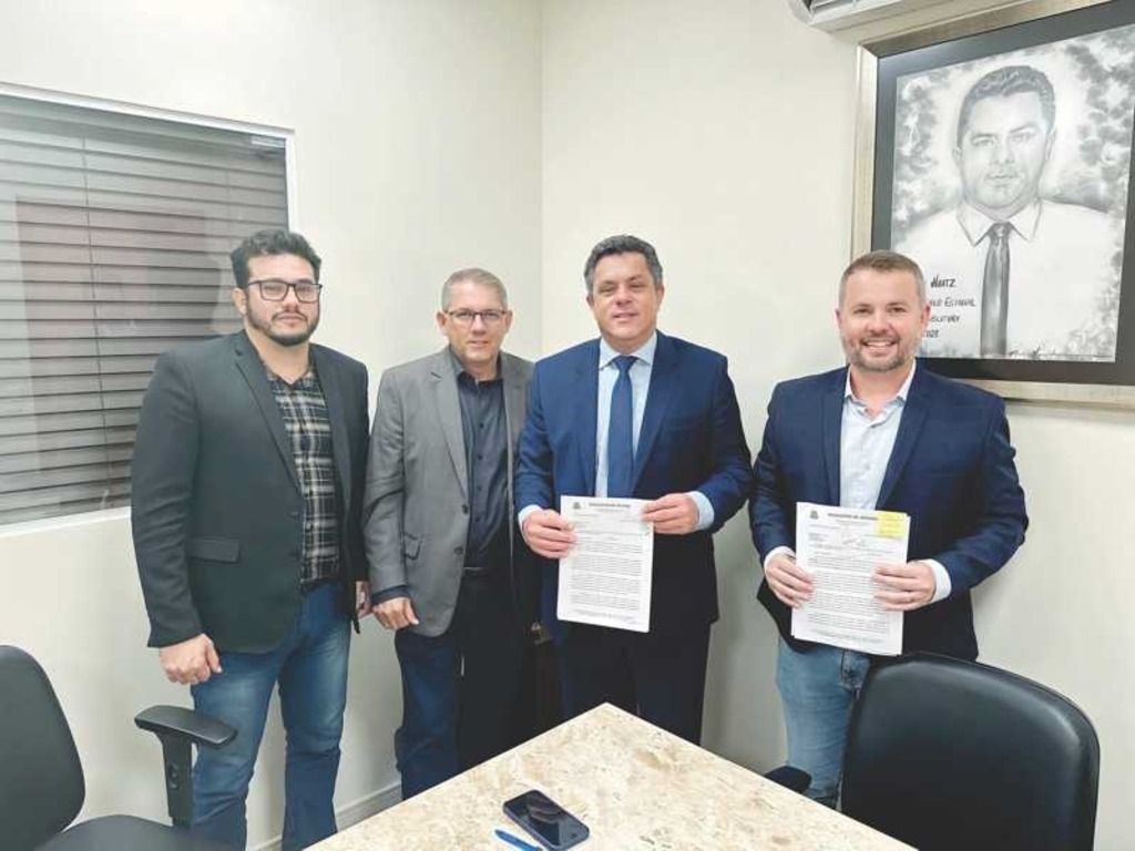  - Prefeito Marcelo, vereador Sessa, deputado Estadual Ivan Naatz (PL), e o vereador Rodrigo.
