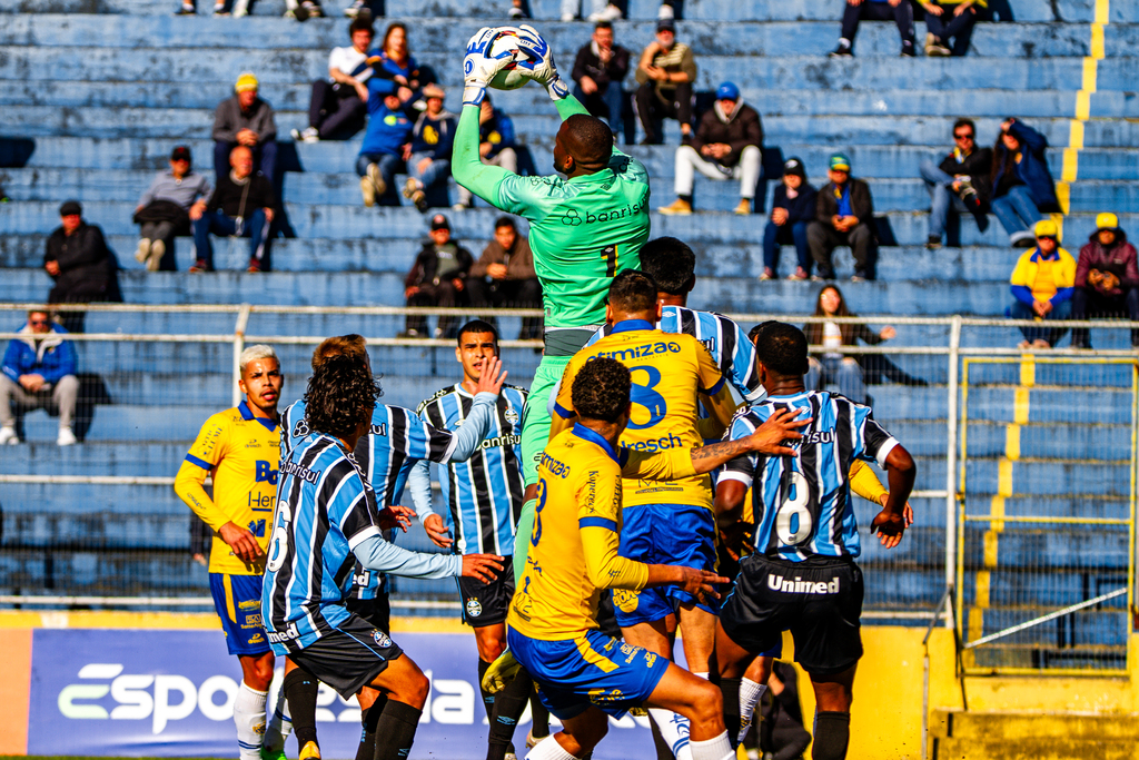 Foto: Italo Santos - Especial DP - Áureo-Cerúleo fechou etapa de grupos com derrotas para Grêmio (foto) e Novo Hamburgo, e ficou em terceiro da chave C
