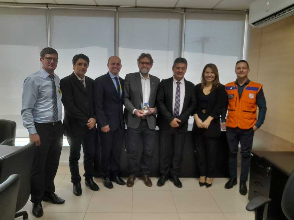 O Prefeito de Rodeio Sr Valcir Ferrari juntamente com seu Vice Airton Souza e comitiva, vão a Brasília e conseguem 6 unidades habitacionais para famílias que perderam na enxurrada de Janeiro de 2023.