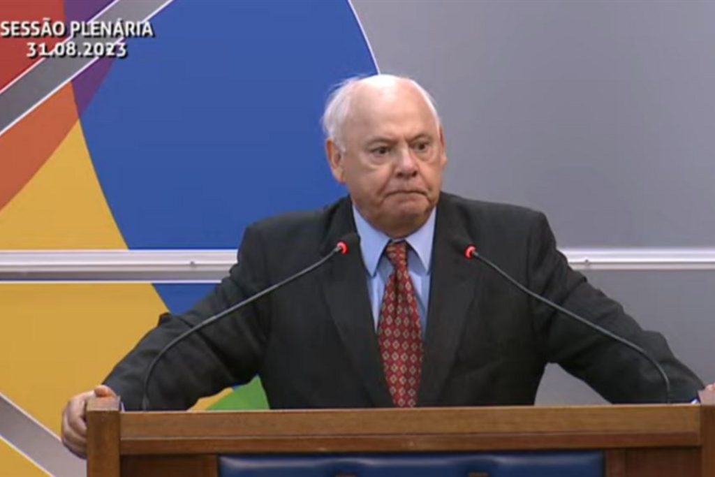 Respeitado orador, ex-vereador João Nascimento retorna à Tribuna da Câmara