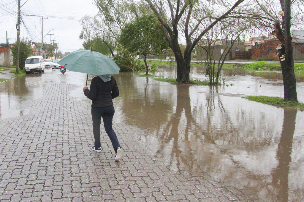 Inmet emite alerta de tempestade para a região