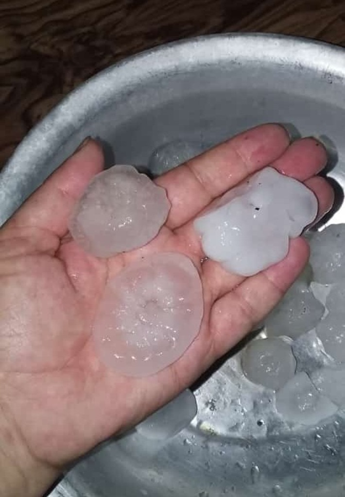 Forte chuva de granizo deixa casas danificadas no interior de Anita Garibaldi