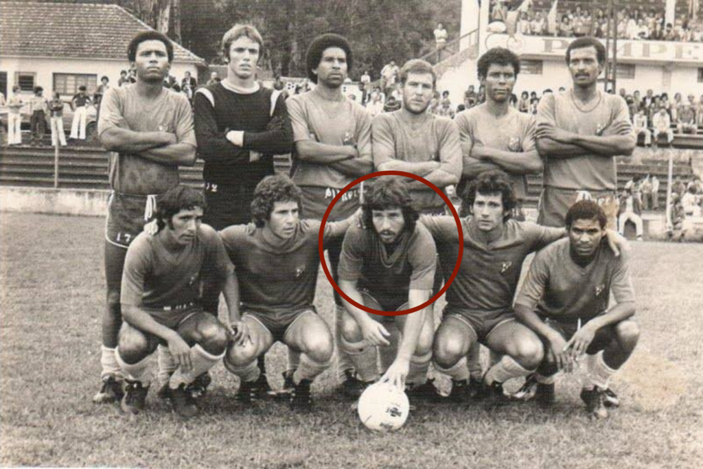 Foto: Rewprodução (Redes Sociais) - Chicota junto ao time do Riograndense em 1977