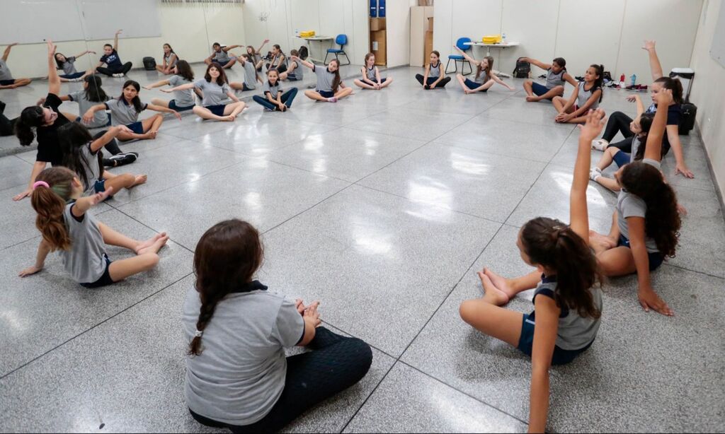 Programa Dança da Escola beneficia mais de 1 mil alunos