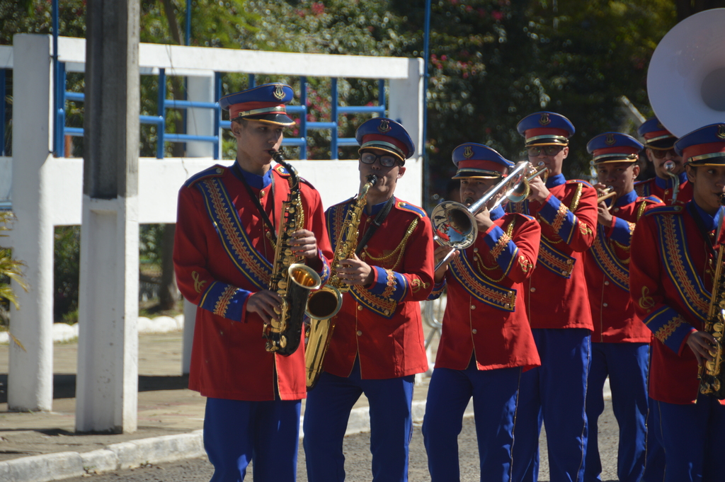 Em caso de chuva desfile será realizado no sábado