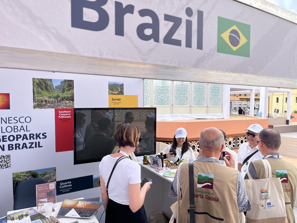 Galeria de imagens: Estande do Brasil recebe visitantes