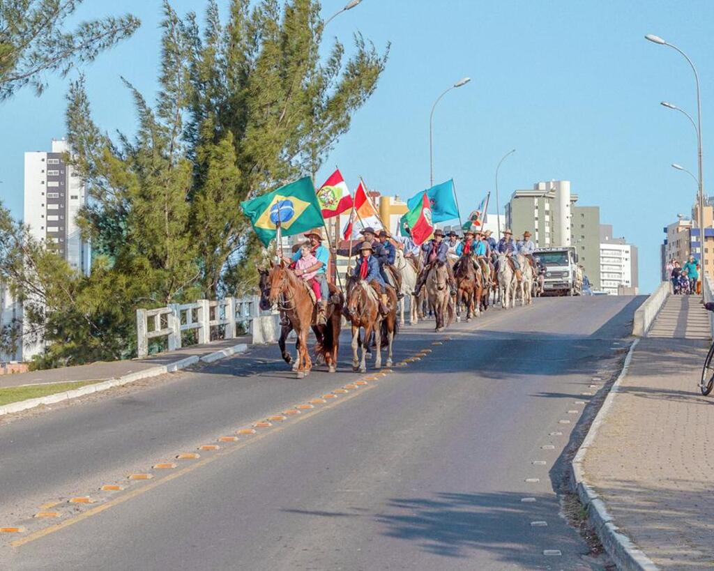 SEMANA FARROUPILHA INÍCIA NA QUARTA-FEIRA (13) 
COM FOCO NAS TRADIÇÕES E NA HISTÓRIA REGIONAL EM PASSO DE TORRES