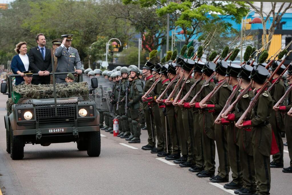 Desfile Cívico-Militar de Joinville celebra a Independência do Brasil