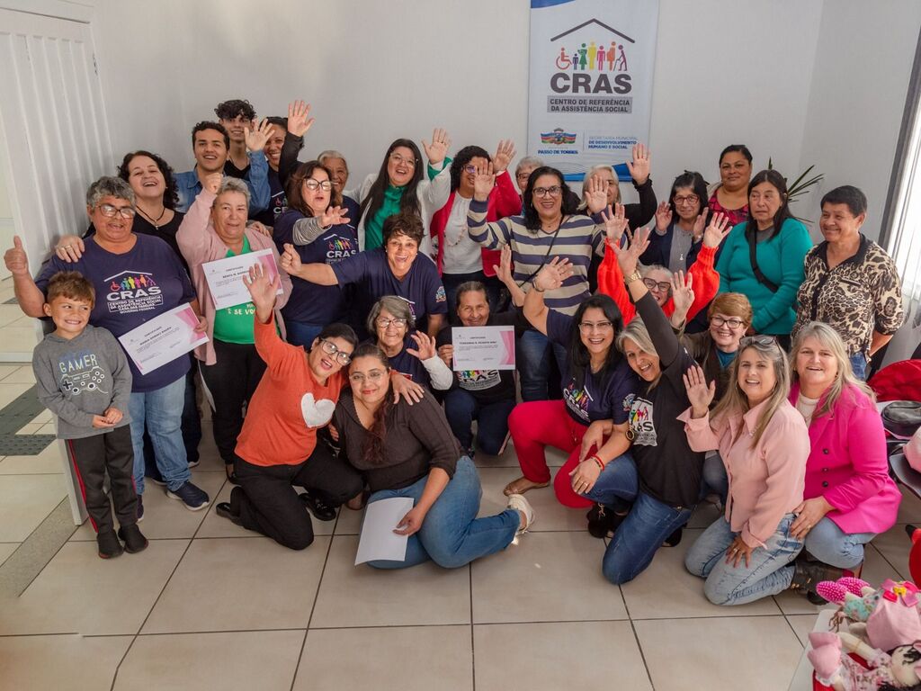 CRAS DE PASSO DE TORRES FORMA OS ALUNOS DA OFICINA “VIVENDO EM EQUILÍBRIO-GRUPO ARTE E VIDA”