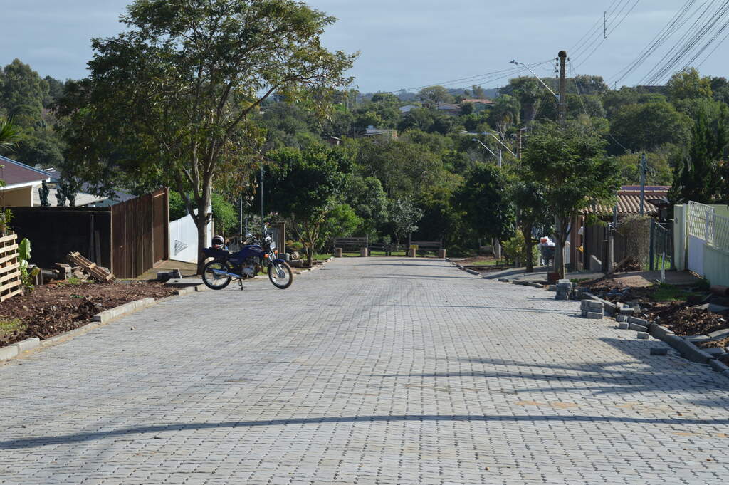 Secretaria de Obras conclui calçamentos de ruas