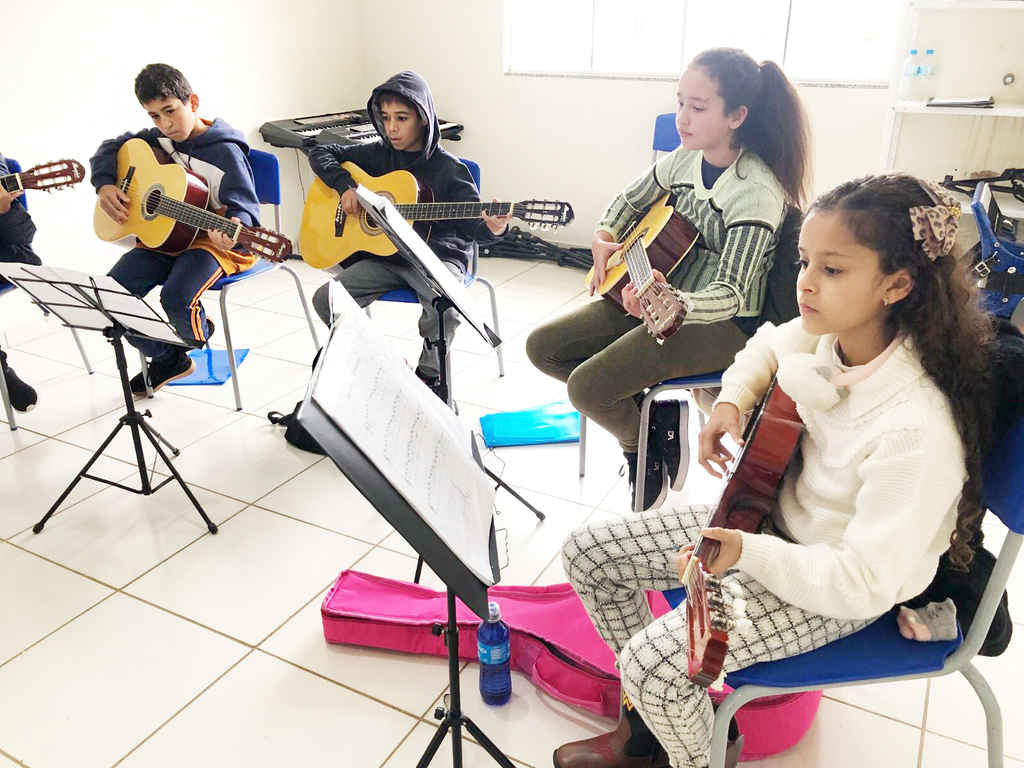 Mais de 200 alunos participam de aulas de música gratuitas oferecidas pela Prefeitura de Zortéa