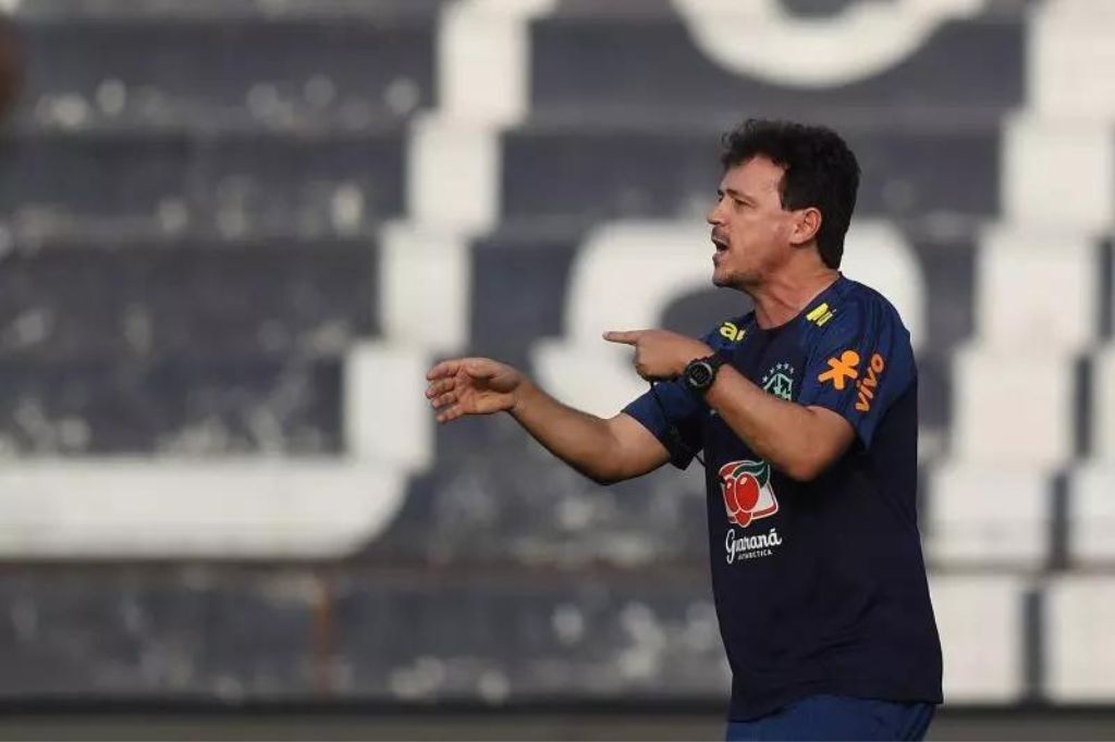  - Fernando Diniz quer repetir o bom futebol da estreia – Foto: Vitor Silva/CBF