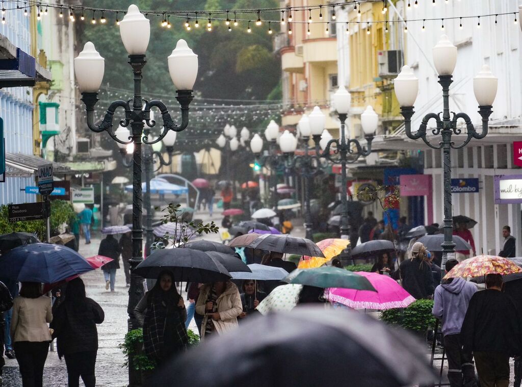 Previsão do tempo indica temporais isolados a partir desta terça em SC